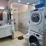 Луксозна вила Deluxe Center Independent House -5 Min By Walk From #house With Garden's Tent ,2 Bedrooms And Living With Equiped Kitchen&comfort Included Бургас