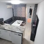 Deluxe Center Independent House -5 Min By Walk From #house With Garden's Tent ,2 Bedrooms And Living With Equiped Kitchen&comfort Included * Бургас