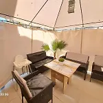 Deluxe Center Independent House -5 Min By Walk From #house With Garden's Tent ,2 Bedrooms And Living With Equiped Kitchen&comfort Included Луксозна вила