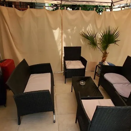 Deluxe Center House With Garden's Tent ,2 Bedrooms And Living Next To The And Sea Garden- 5 Min By Walk,with Equiped Kitchen *