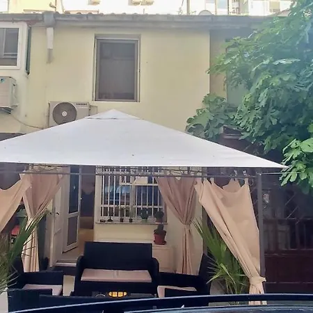 Deluxe Center House With Garden's Tent ,2 Bedrooms And Living Next To The And Sea Garden- 5 Min By Walk,with Equiped Kitchen