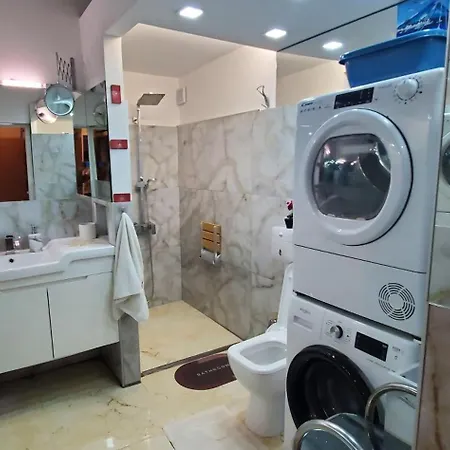 别墅 Deluxe Center House With Garden's Tent ,2 Bedrooms And Living Next To The And Sea Garden- 5 Min By Walk,with Equiped Kitchen 布尔加斯