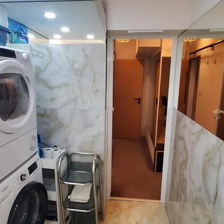 Deluxe Center House With Garden's Tent ,2 Bedrooms And Living Next To The And Sea Garden- 5 Min By Walk,with Equiped Kitchen 别墅