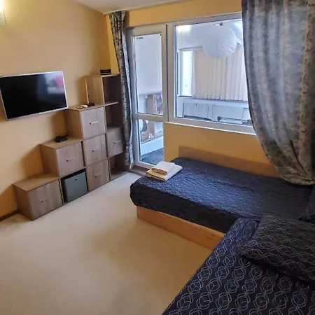 Deluxe Center House With Garden's Tent ,2 Bedrooms And Living Next To The And Sea Garden- 5 Min By Walk,with Equiped Kitchen 别墅