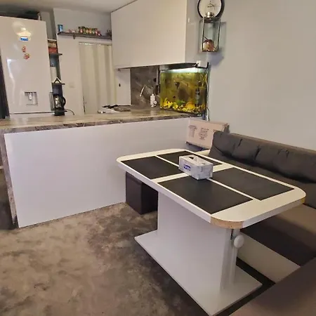 别墅 Deluxe Center House With Garden's Tent ,2 Bedrooms And Living Next To The And Sea Garden- 5 Min By Walk,with Equiped Kitchen 布尔加斯