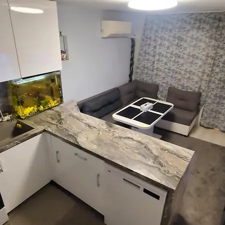 别墅 Deluxe Center House With Garden's Tent ,2 Bedrooms And Living Next To The And Sea Garden- 5 Min By Walk,with Equiped Kitchen