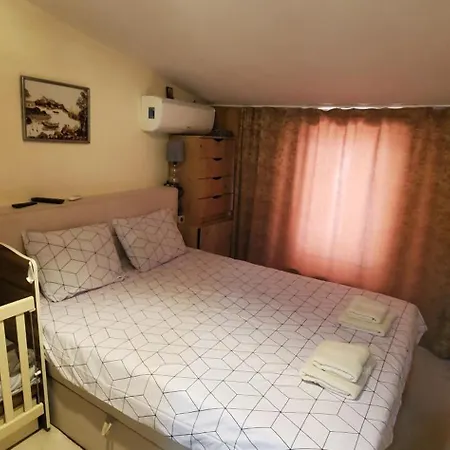 Deluxe Center House With Garden's Tent ,2 Bedrooms And Living Next To The And Sea Garden- 5 Min By Walk,with Equiped Kitchen 布尔加斯