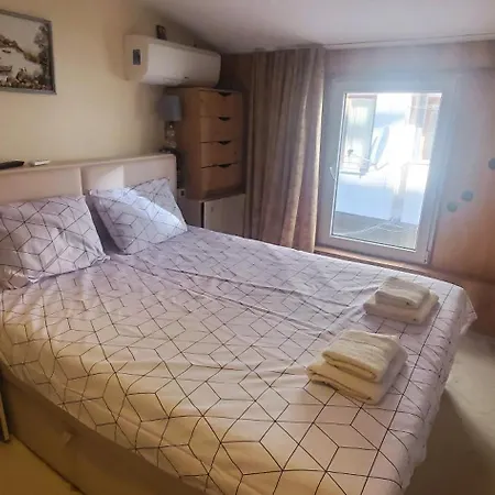 Deluxe Center House With Garden's Tent ,2 Bedrooms And Living Next To The And Sea Garden- 5 Min By Walk,with Equiped Kitchen 别墅