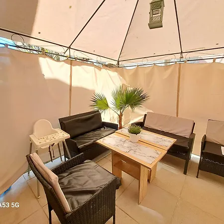 Deluxe Center Independent House -5 Min By Walk From #house With Garden's Tent ,2 Bedrooms And Living With Equiped Kitchen&comfort Included * Burgas