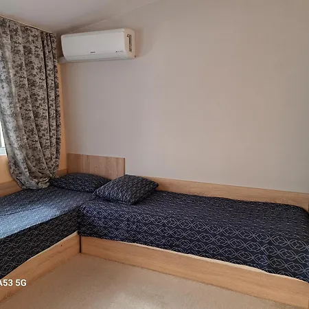 Deluxe Center Independent House -5 Min By Walk From #house With Garden's Tent ,2 Bedrooms And Living With Equiped Kitchen&comfort Included Луксозна вила Бургас