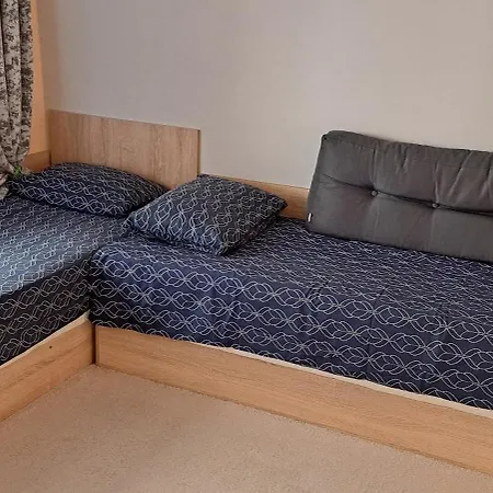 Deluxe Center House With Garden's Tent ,2 Bedrooms And Living Next To The And Sea Garden- 5 Min By Walk,with Equiped Kitchen *