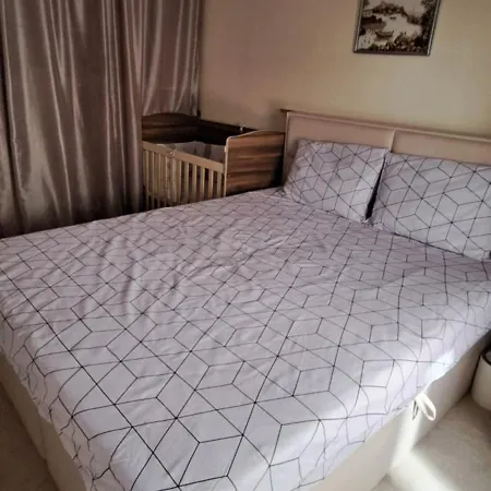 Deluxe Center House With Garden's Tent ,2 Bedrooms And Living Next To The And Sea Garden- 5 Min By Walk,with Equiped Kitchen Villa Burgaz