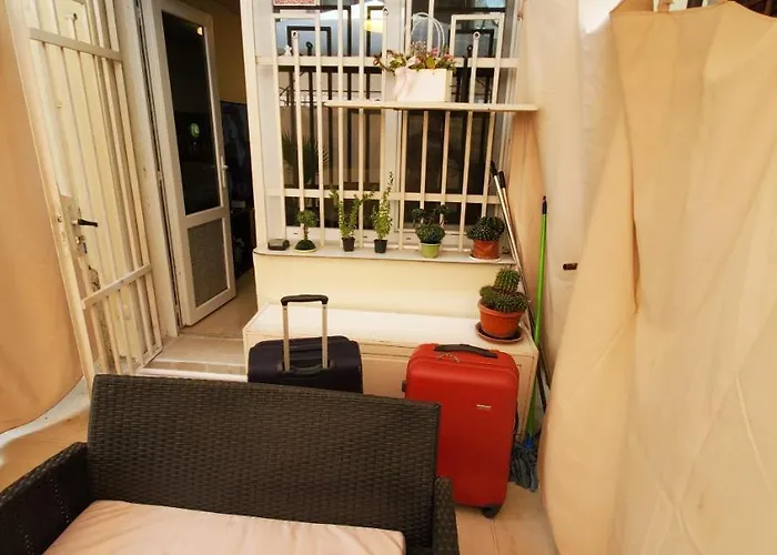 Deluxe Center Oasis & 5 Min By Walk From #house With Garden's Tent ,2 Bedrooms And Living With Equiped Kitchen&comfort Included ヴィラ ブルガス