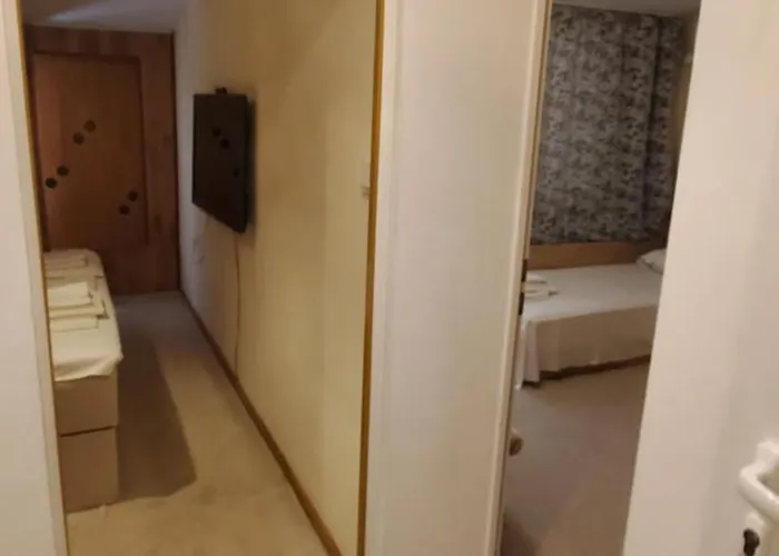 Deluxe Center Oasis & 5 Min By Walk From #house With Garden's Tent ,2 Bedrooms And Living With Equiped Kitchen&comfort Included فيلة *