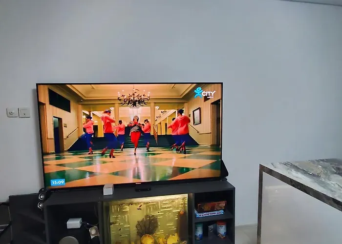 Deluxe Center Oasis & 5 Min By Walk From #house With Garden's Tent ,2 Bedrooms And Living With Equiped Kitchen&comfort Included * ブルガス