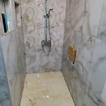 Villa Deluxe Center Independent House -5 Min By Walk From #house With Garden's Tent ,2 Bedrooms And Living With Equiped Kitchen&comfort Included Burgas