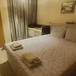 Deluxe Center Independent House -5 Min By Walk From #house With Garden's Tent ,2 Bedrooms And Living With Equiped Kitchen&comfort Included * Burgas