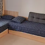 Deluxe Center Independent House -5 Min By Walk From #house With Garden's Tent ,2 Bedrooms And Living With Equiped Kitchen&comfort Included *