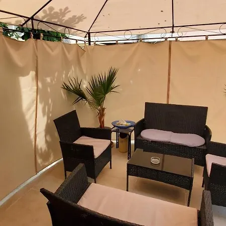 Villa Deluxe Center House With Garden's Tent ,2 Bedrooms And Living Next To The And Sea Garden- 5 Min By Walk,with Equiped Kitchen Burgas