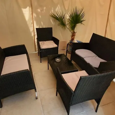 Deluxe Center House With Garden's Tent ,2 Bedrooms And Living Next To The And Sea Garden- 5 Min By Walk,with Equiped Kitchen Villa *