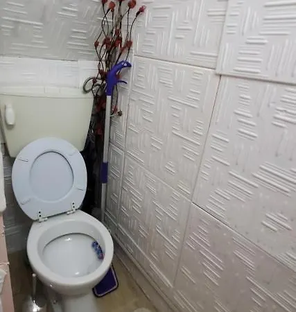 Deluxe Center Independent House -5 Min By Walk From #house With Garden's Tent ,2 Bedrooms And Living With Equiped Kitchen&comfort Included Villa *