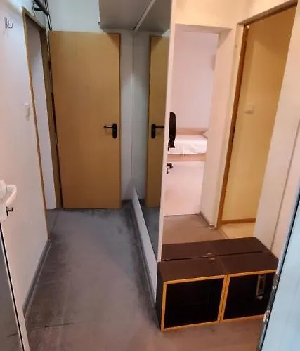 Deluxe Center Oasis & 5 Min By Walk From #house With Garden's Tent ,2 Bedrooms And Living With Equiped Kitchen&comfort Included ヴィラ ブルガス