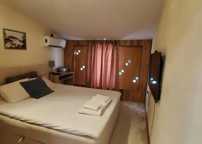 Deluxe Center Oasis & 5 Min By Walk From #house With Garden's Tent ,2 Bedrooms And Living With Equiped Kitchen&comfort Included ヴィラ ブルガス