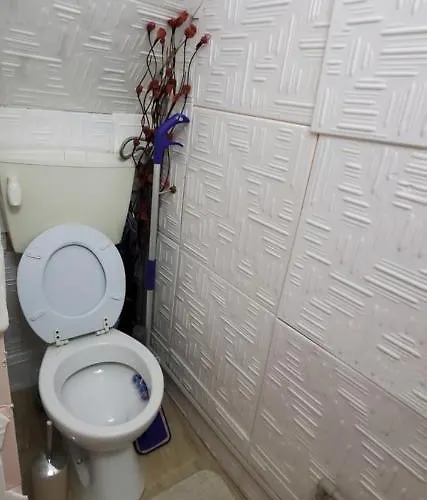 Deluxe Center Oasis & 5 Min By Walk From #house With Garden's Tent ,2 Bedrooms And Living With Equiped Kitchen&comfort Included ヴィラ *