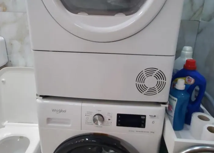 Луксозна вила Deluxe Center Oasis & 5 Min By Walk From #house With Garden's Tent ,2 Bedrooms And Living With Equiped Kitchen&comfort Included *