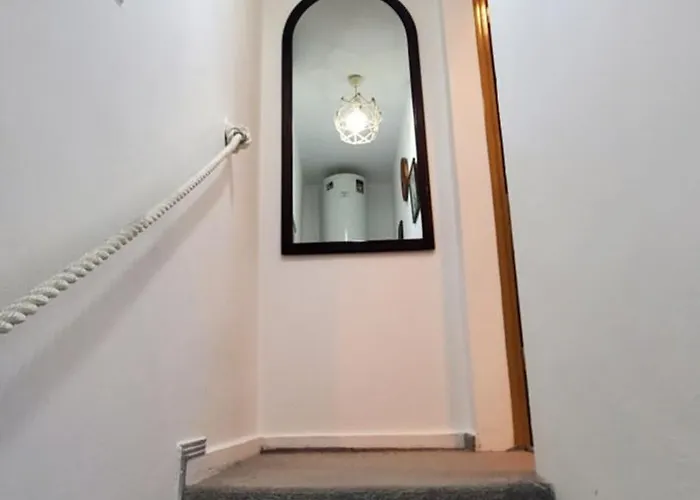 Deluxe Center Oasis & 5 Min By Walk From #house With Garden's Tent ,2 Bedrooms And Living With Equiped Kitchen&comfort Included ブルガス