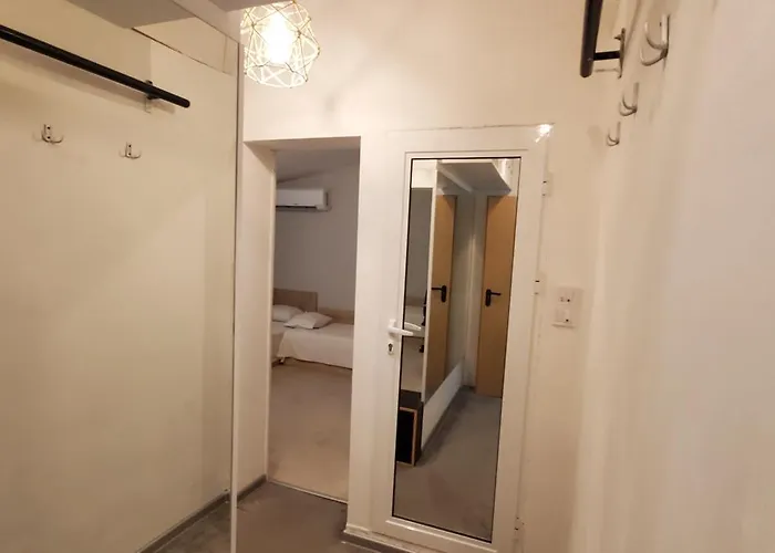 Deluxe Center Oasis & 5 Min By Walk From #house With Garden's Tent ,2 Bedrooms And Living With Equiped Kitchen&comfort Included ヴィラ ブルガス