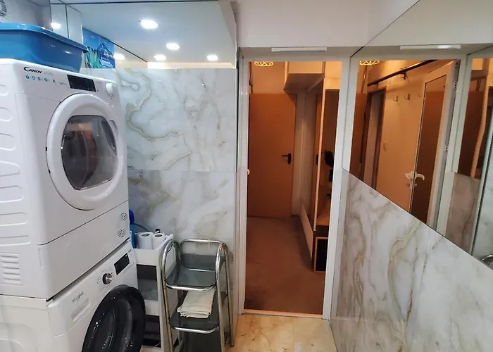 Deluxe Center Oasis & 5 Min By Walk From #house With Garden's Tent ,2 Bedrooms And Living With Equiped Kitchen&comfort Included ヴィラ