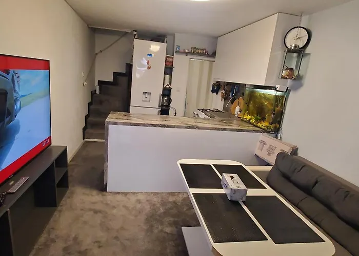 Deluxe Center Oasis & 5 Min By Walk From #house With Garden's Tent ,2 Bedrooms And Living With Equiped Kitchen&comfort Included Бургас