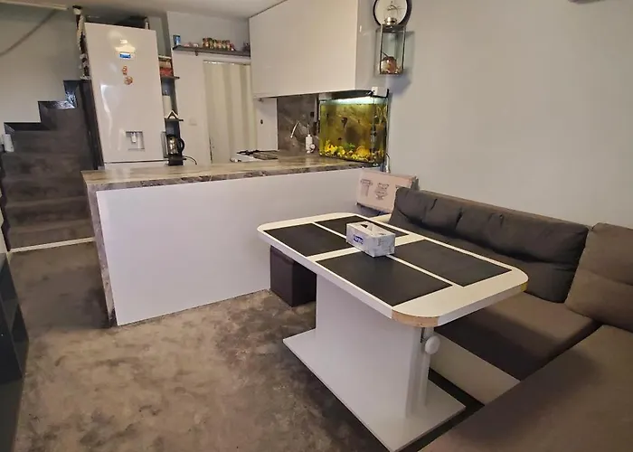 Луксозна вила Deluxe Center Oasis & 5 Min By Walk From #house With Garden's Tent ,2 Bedrooms And Living With Equiped Kitchen&comfort Included Бургас