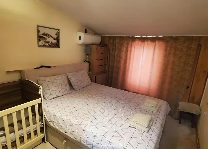 Deluxe Center Oasis & 5 Min By Walk From #house With Garden's Tent ,2 Bedrooms And Living With Equiped Kitchen&comfort Included * Бургас