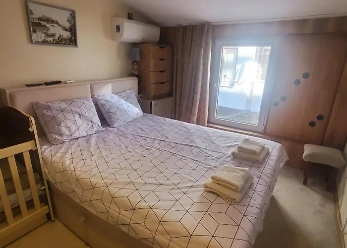 Deluxe Center Oasis & 5 Min By Walk From #house With Garden's Tent ,2 Bedrooms And Living With Equiped Kitchen&comfort Included Луксозна вила