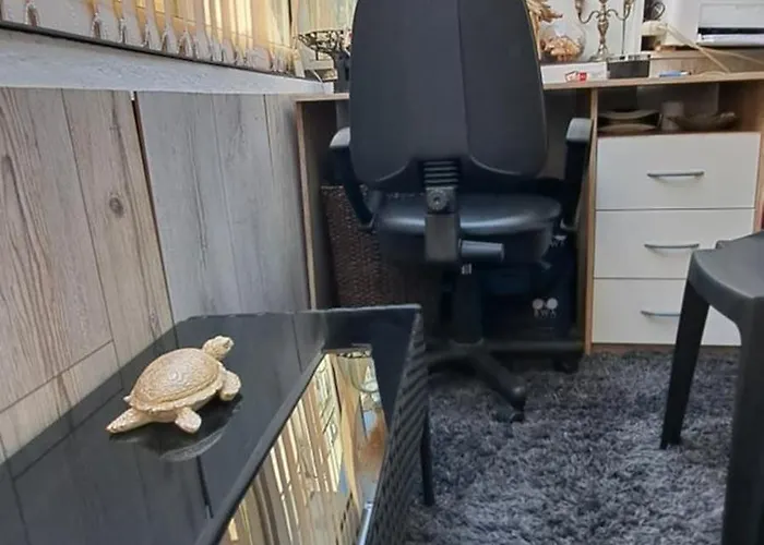 Deluxe Center Oasis & 5 Min By Walk From #house With Garden's Tent ,2 Bedrooms And Living With Equiped Kitchen&comfort Included Луксозна вила *